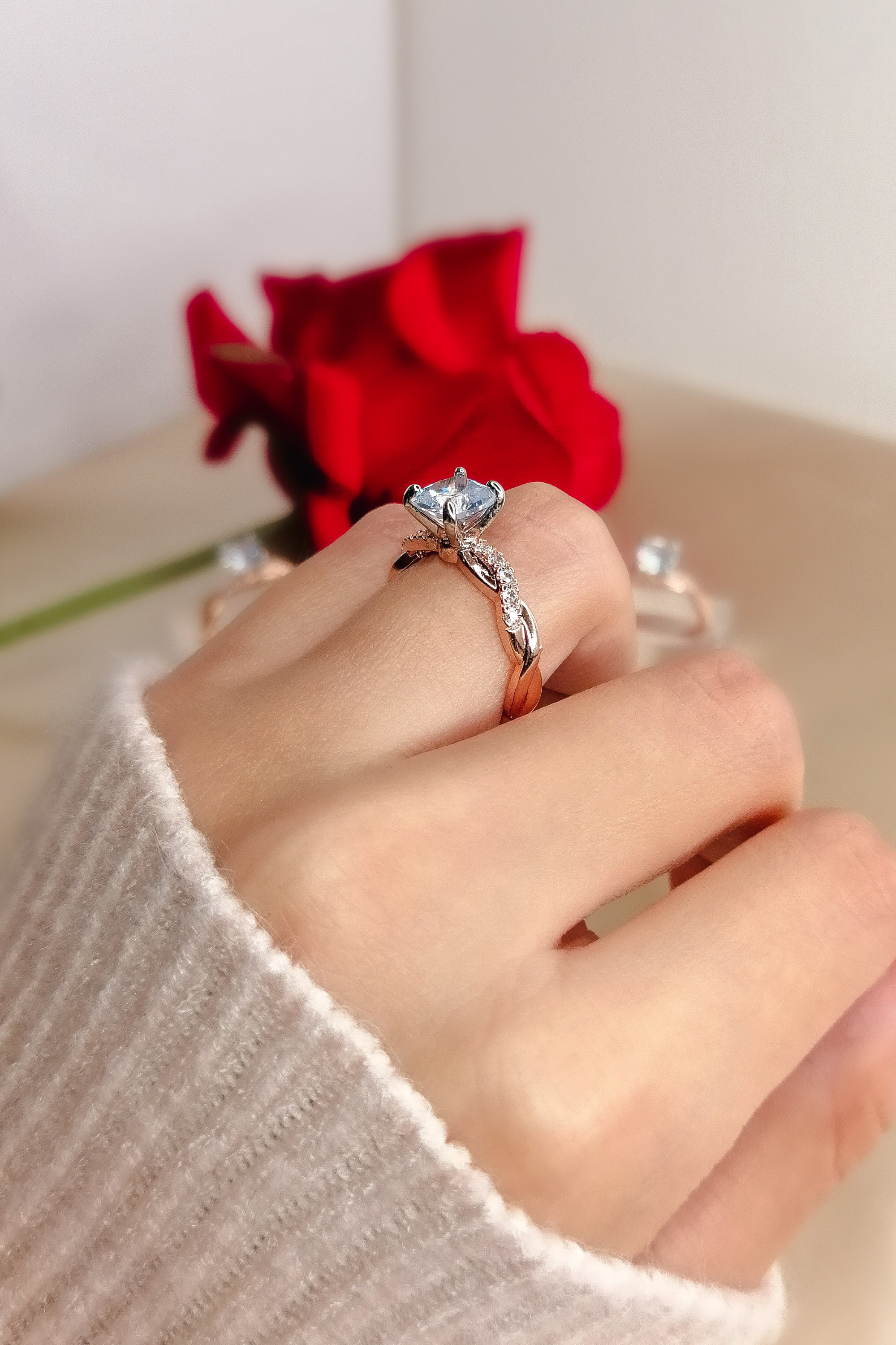 18K Fairy Tales Solitaire Rings